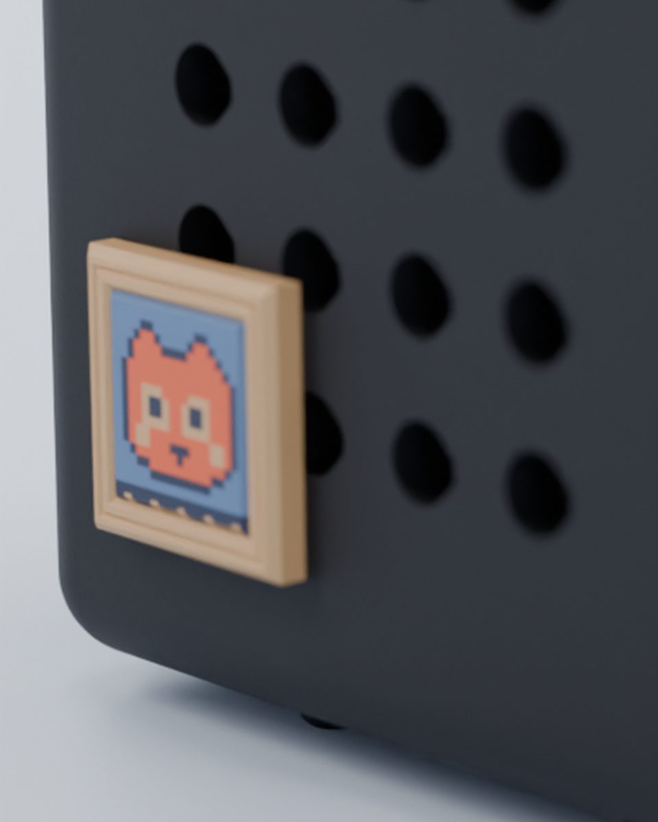 Close-up render of the cat painting with a black Hollo